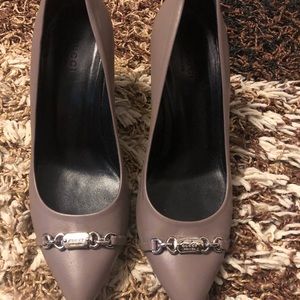 Gucci pumps size 7 authentic